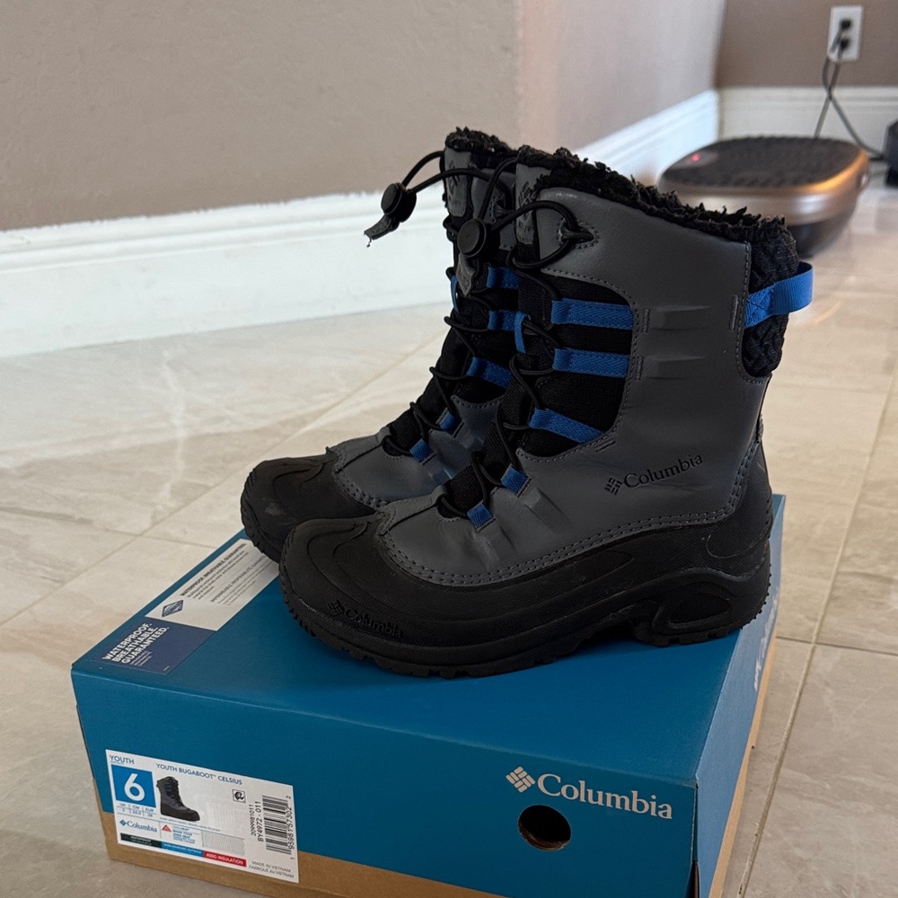 Columbia Kids Snow Boots - Black and Blue